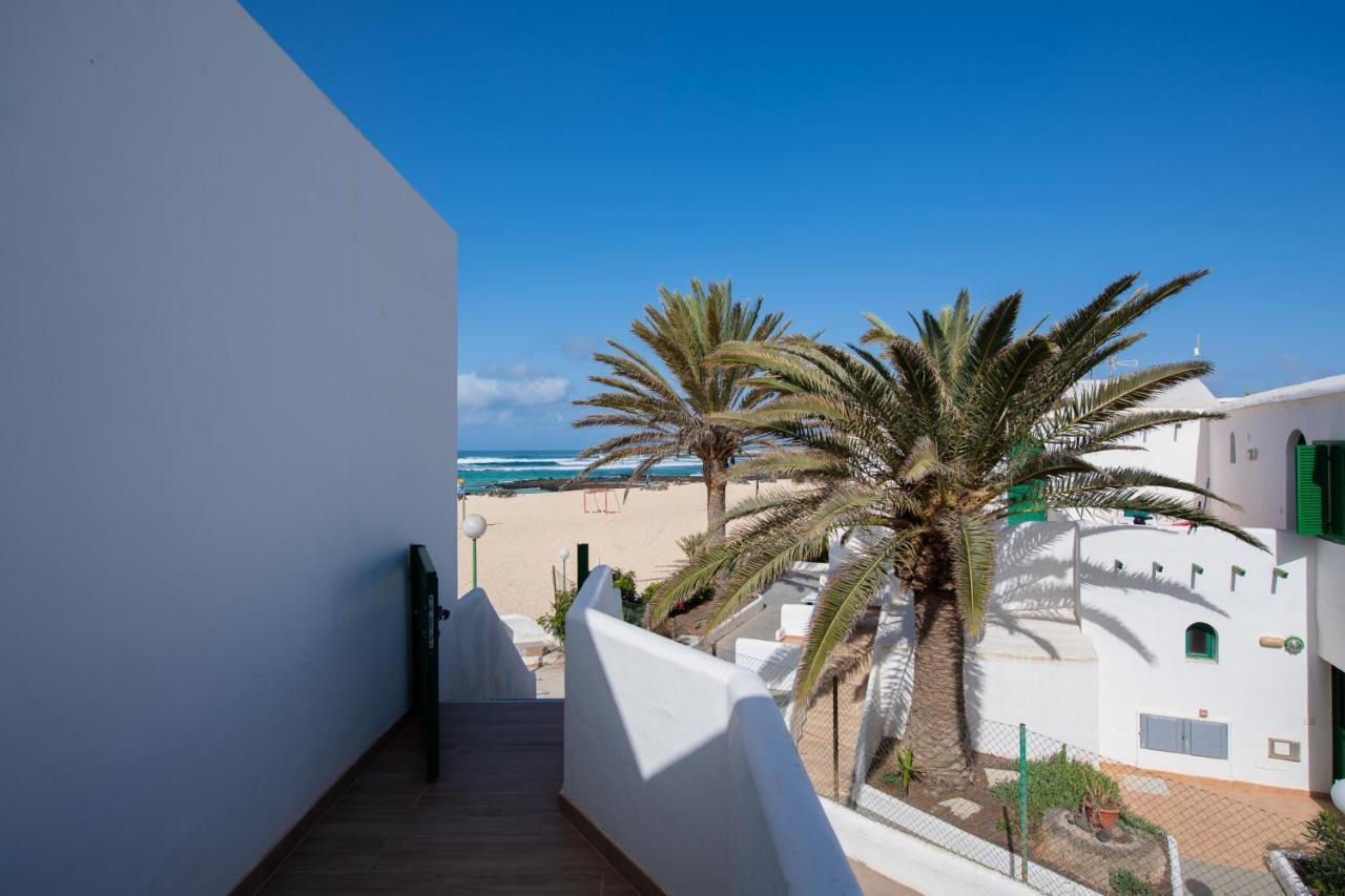 Homeforguest Modern And New Beachfront Apartment La Oliva Luaran gambar